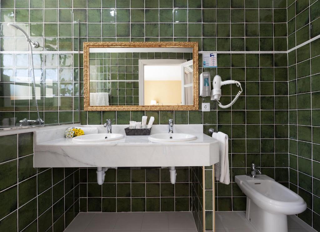 A bathroom at Hotel Araxa - Adults Only