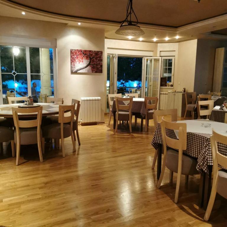 Restaurace v ubytování Villa Boho Cherga