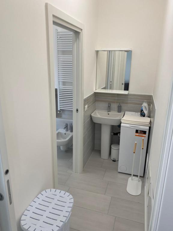 Kúpeľňa v ubytovaní Stadio 1 - Appartamenti monolocali con bagno privato Verona