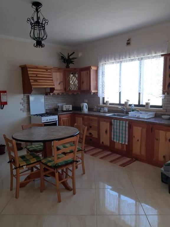 Kuchyň nebo kuchyňský kout v ubytování Tal-Marga B&B