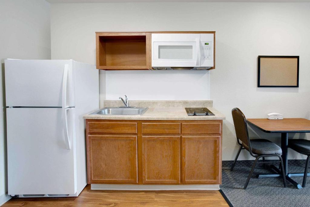 WoodSpring Suites Manassas Battlefield Park I-66 - Queen Suite With Two Queen Beds - Smoking