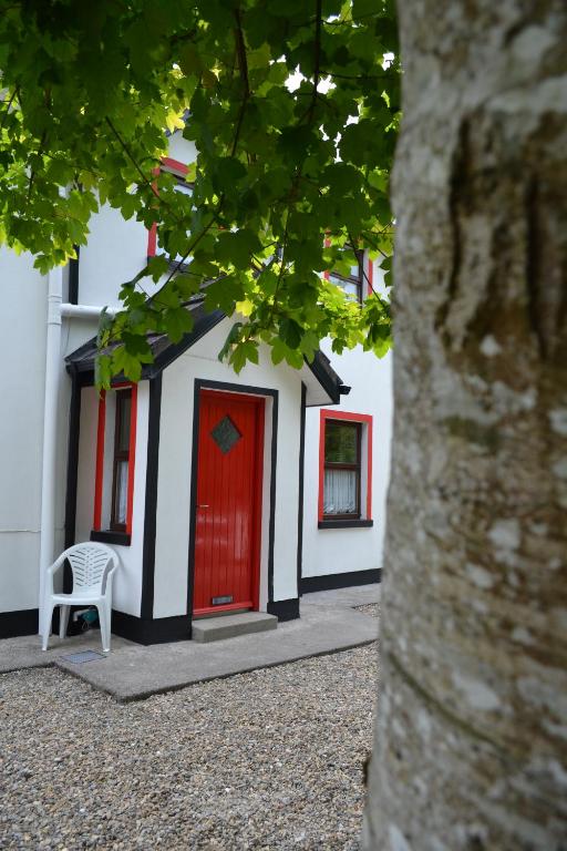 Riverbank Cottages