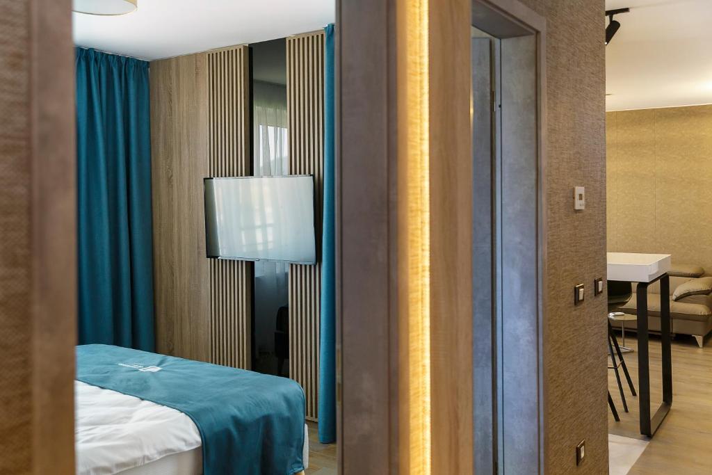 Promenada Studios - Executive Apartment With Balcony
