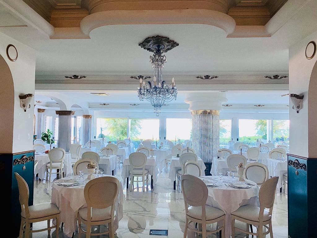 Restaurace v ubytování Grand Hotel Michelacci