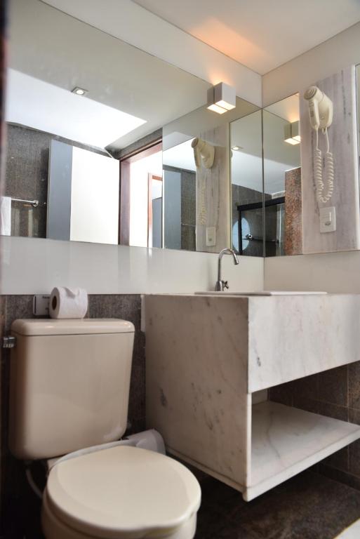  Manos Royal Hotel