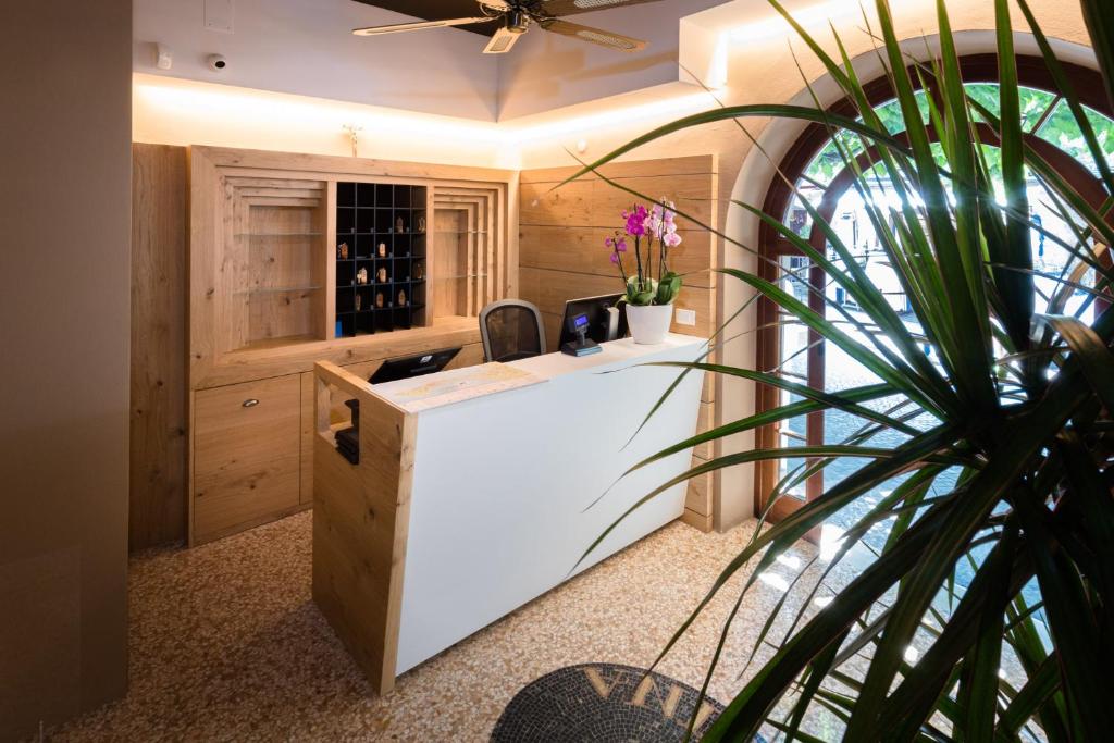 Zdjęcie z galerii obiektu Hotel Corte Regina w Sirmione