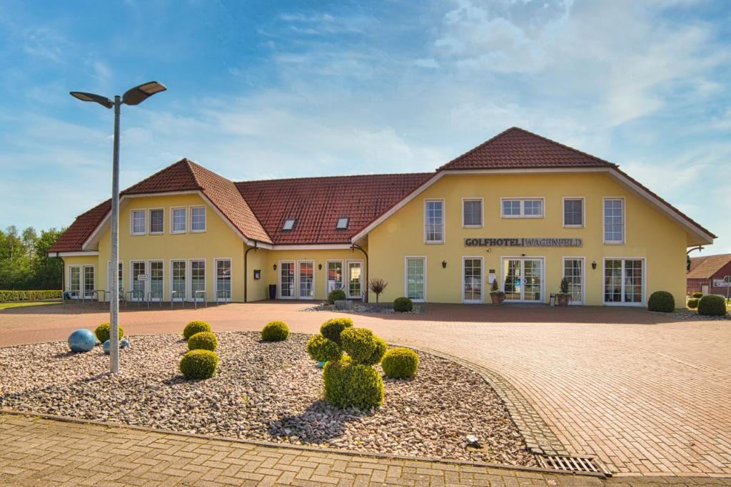 Golfhotel Wagenfeld, Germany - Booking.com