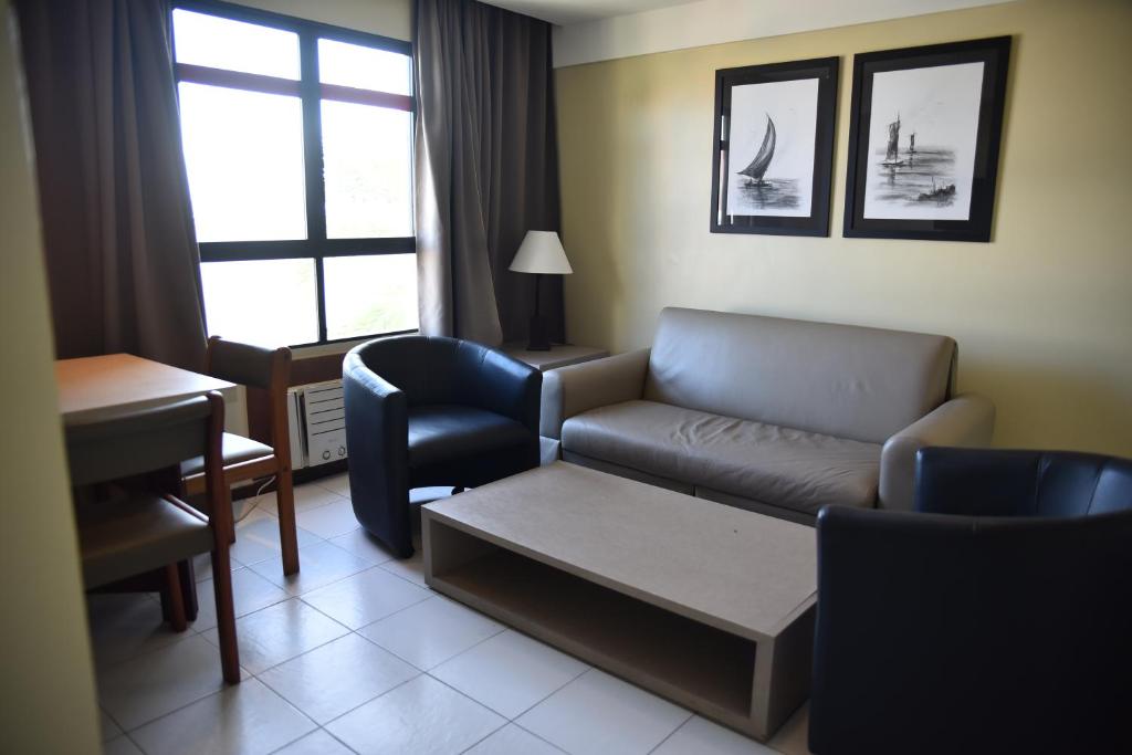  Manos Royal Hotel
