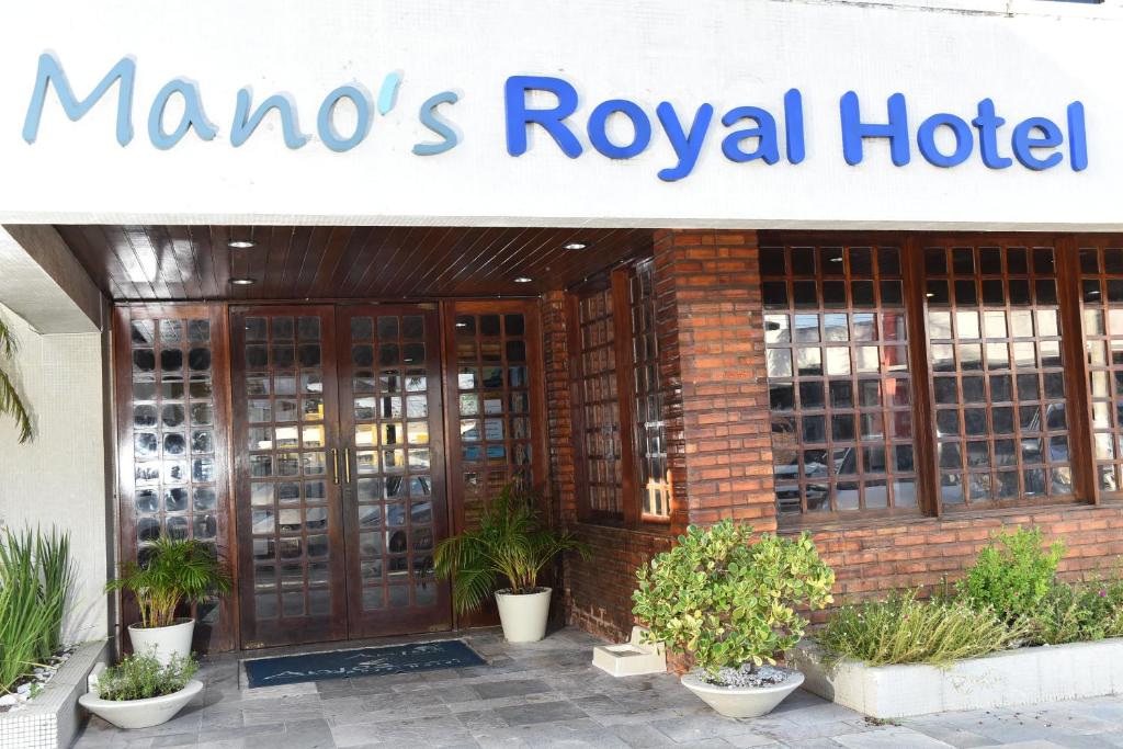  Manos Royal Hotel