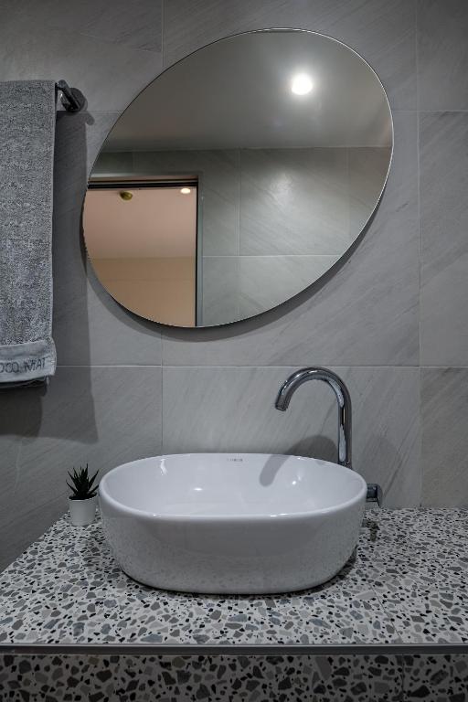 Zdjęcie z galerii obiektu NOA BEACHFRONT SUITES w Kardamenie