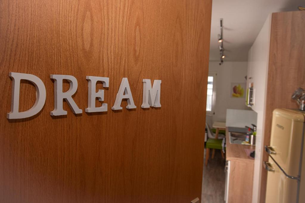 Dream, EP Tickets über uns erhältlich - 1