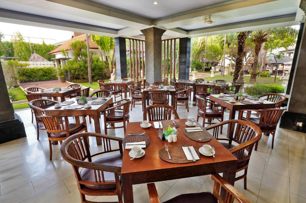 Restaurace v ubytování Puri Saron Hotel Seminyak