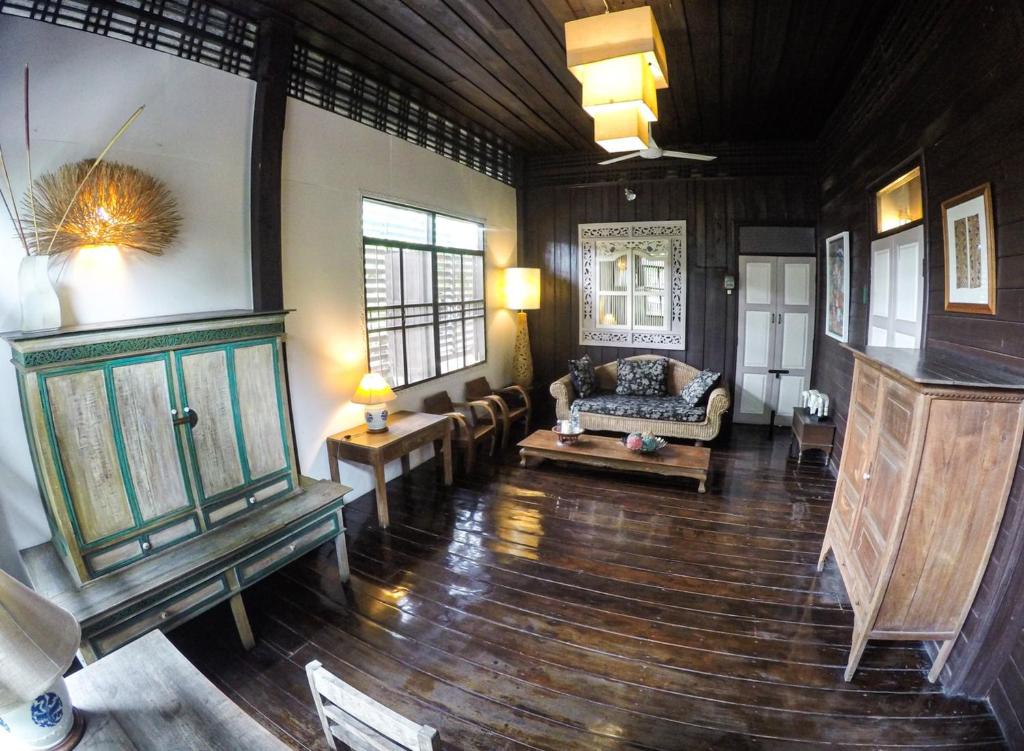 The Riverside Guest House - 13