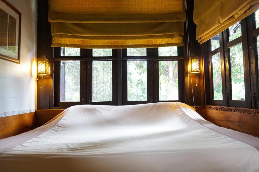 The Riverside Guest House - 17