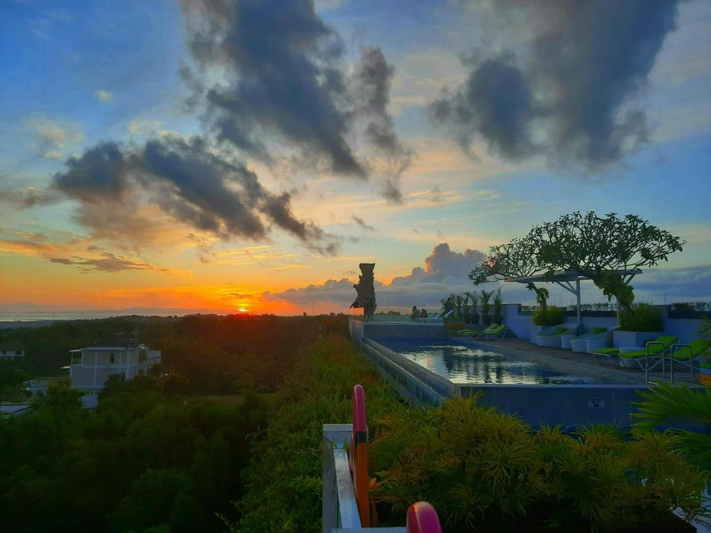 a view of a sunset from a resort at MaxOneHotels at Bukit Jimbaran in Jimbaran