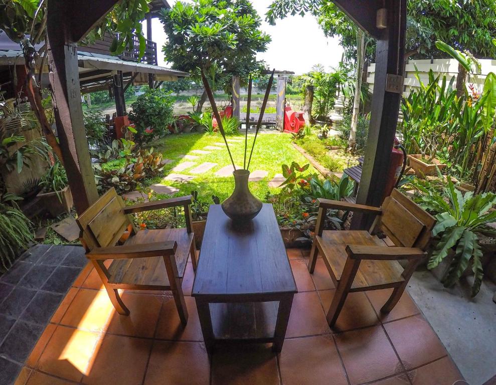 The Riverside Guest House - 5