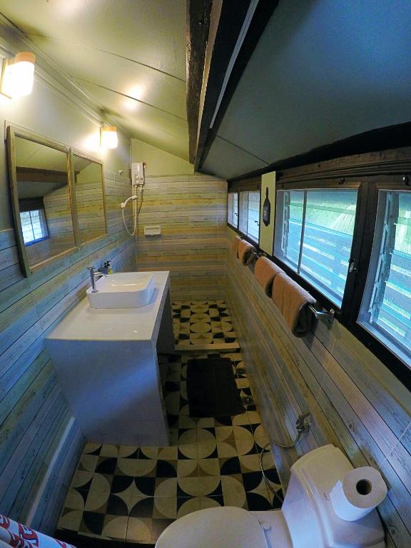 The Riverside Guest House - 11