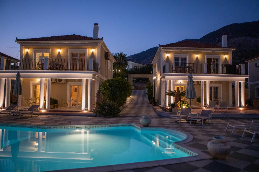 Bazén v ubytování Garbis Villas & Apartments nebo v jeho okolí
