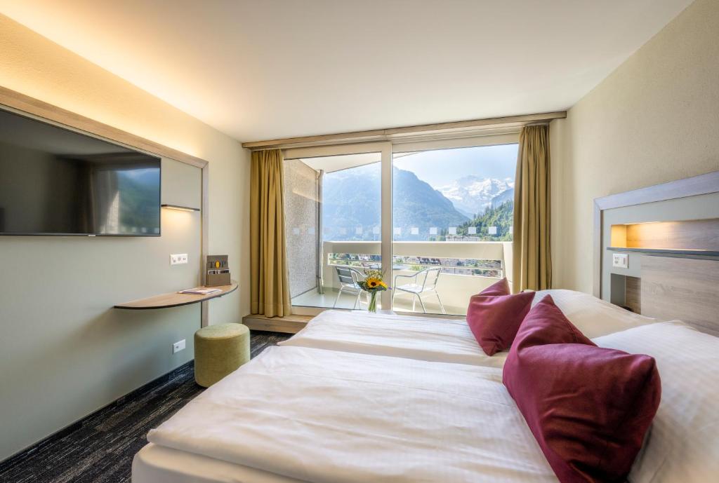 Hotel Metropole Interlaken - Deluxe Double Room - Queen Bed