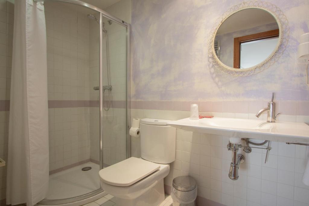 Koupelna v ubytování Hostal Los Canteros