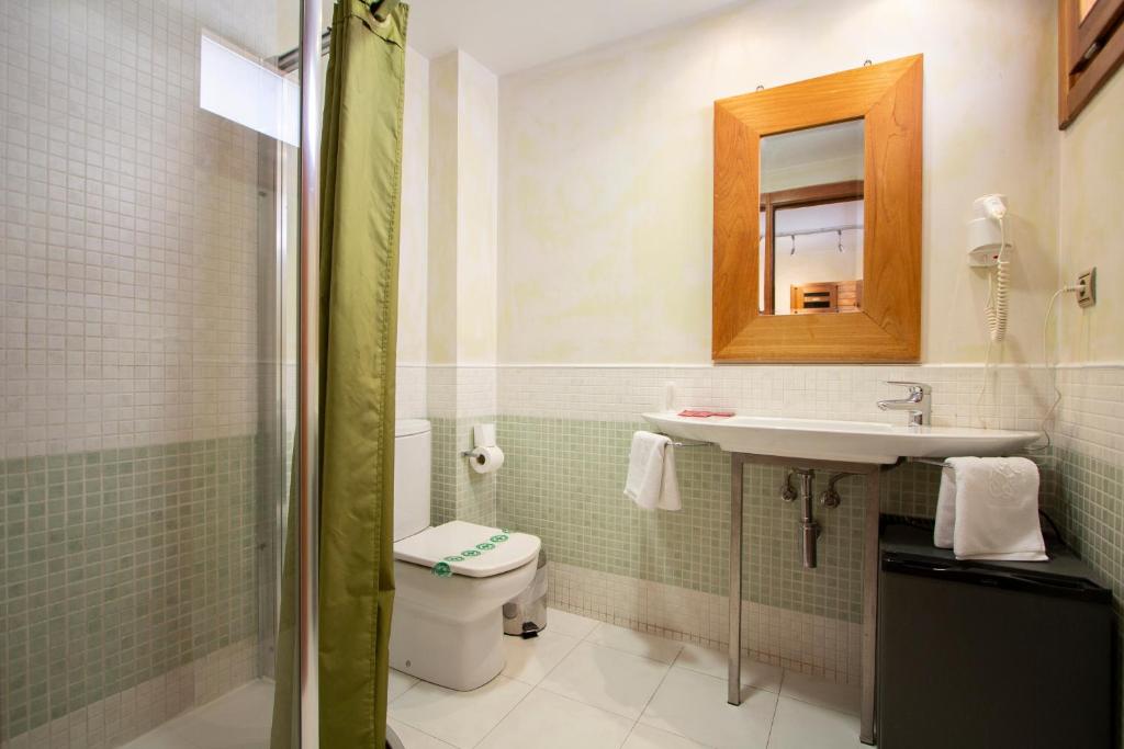 Koupelna v ubytování Hostal Los Canteros