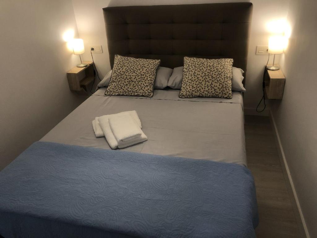Apartment New Reina Street 8px 4bed 2 bath, Valencia, Spain ...