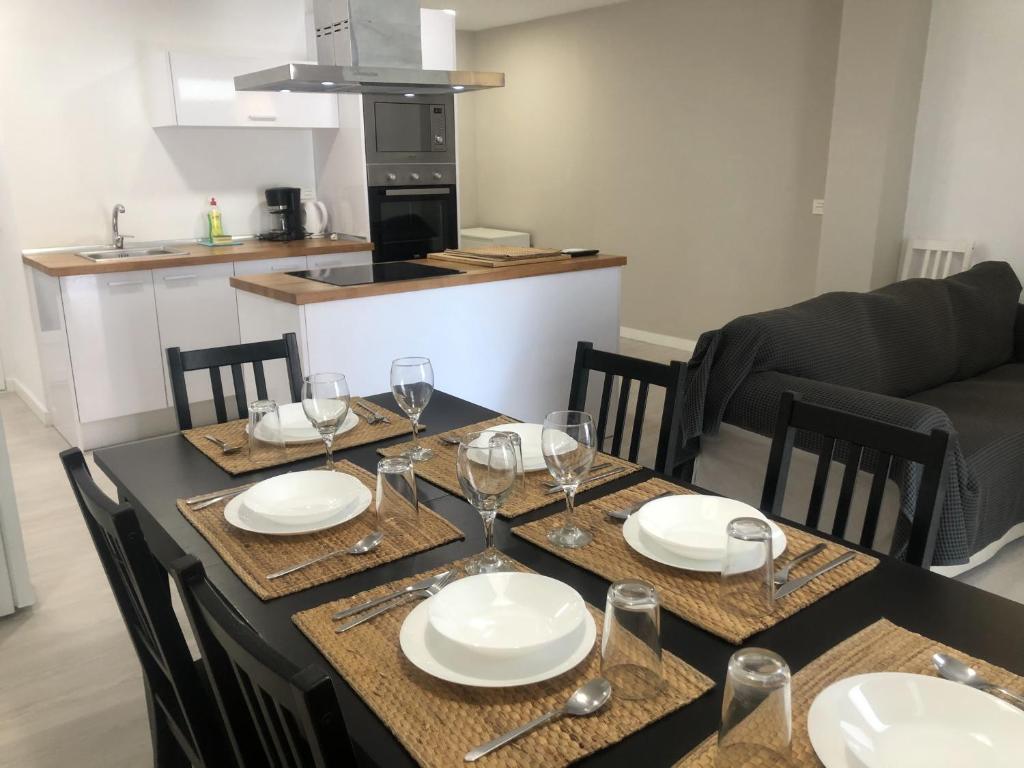 Apartment New Reina Street 8px 4bed 2 bath, Valencia, Spain ...