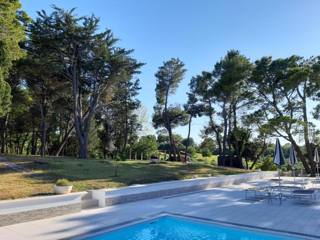 Basen w obiekcie Villa De Ruschi lub w pobliżu