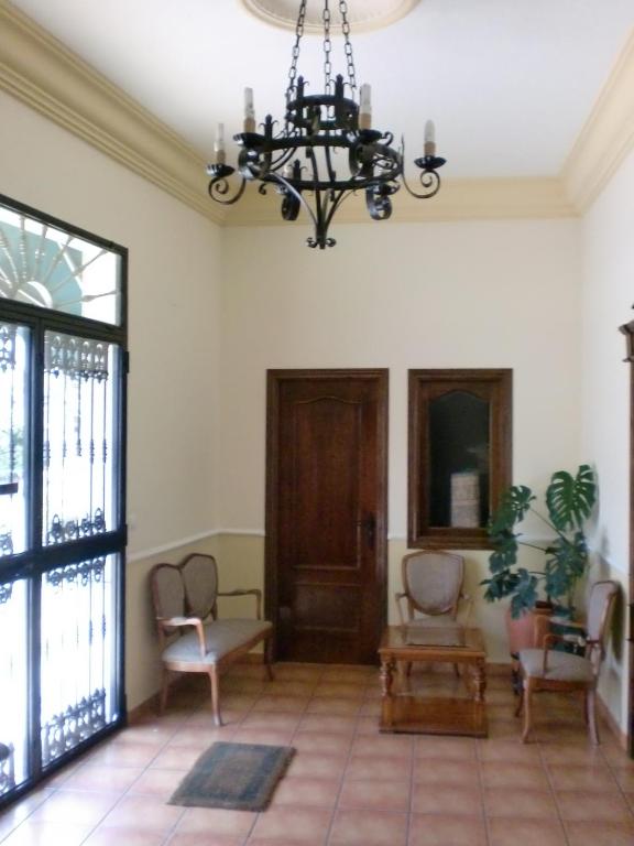 Posezení v ubytování Hostal las Tres Jotas