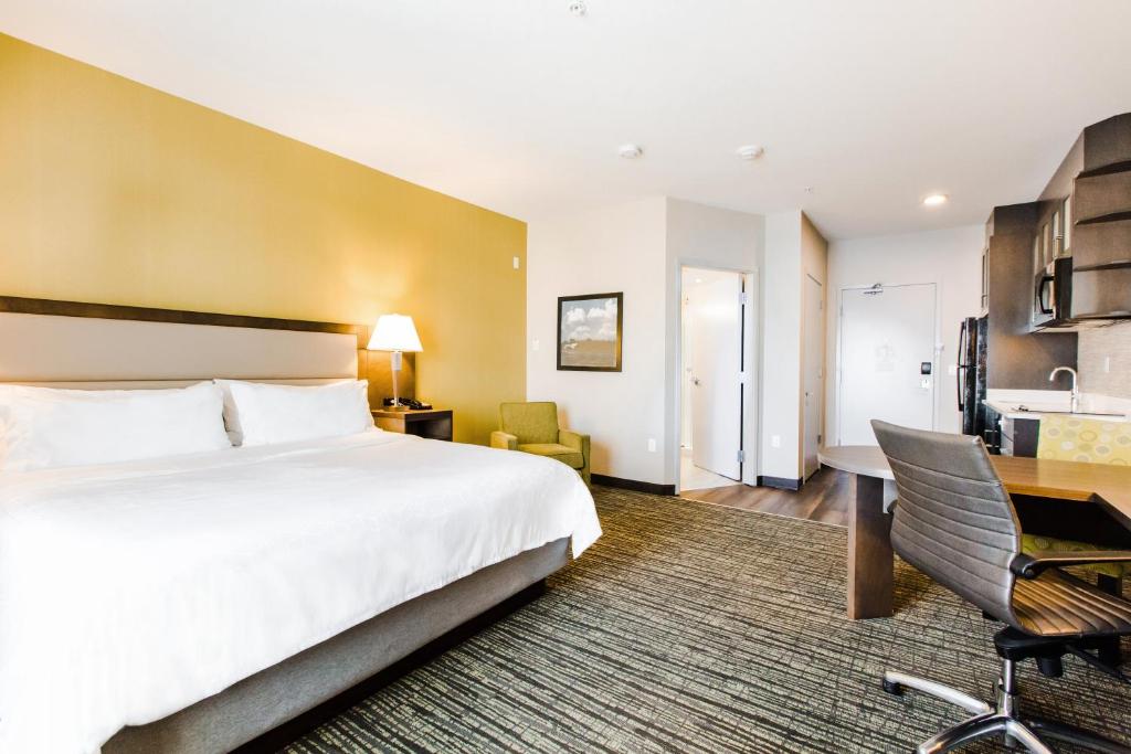 Candlewood Suites West Edmonton - Mall Area by IHG - Resim 10