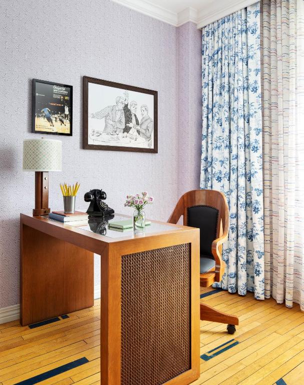Graduate by Hilton Chapel Hill - Graduate Queen Room Met Twee Queensize Bedden
