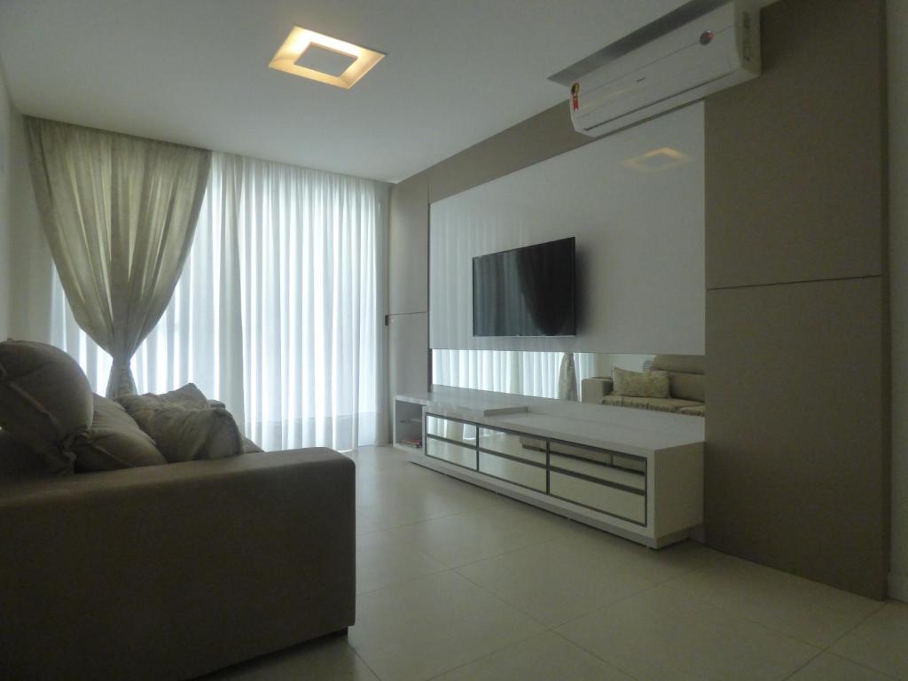  Apartamento Luxo 3 Dormitórios - Praia de Palmas Cód AP100