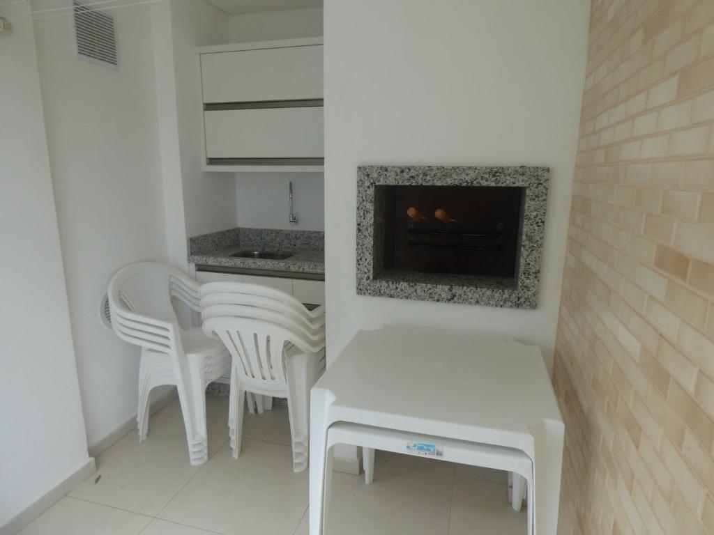  Apartamento Luxo 3 Dormitórios - Praia de Palmas Cód AP100