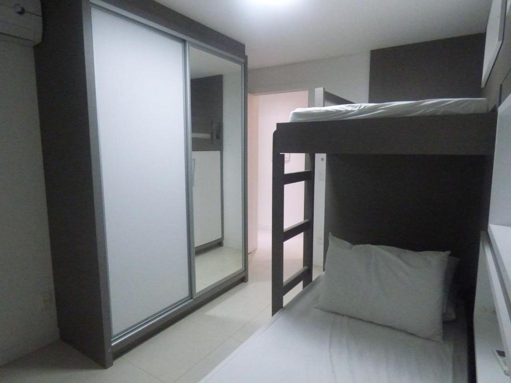  Apartamento Luxo 3 Dormitórios - Praia de Palmas Cód AP100