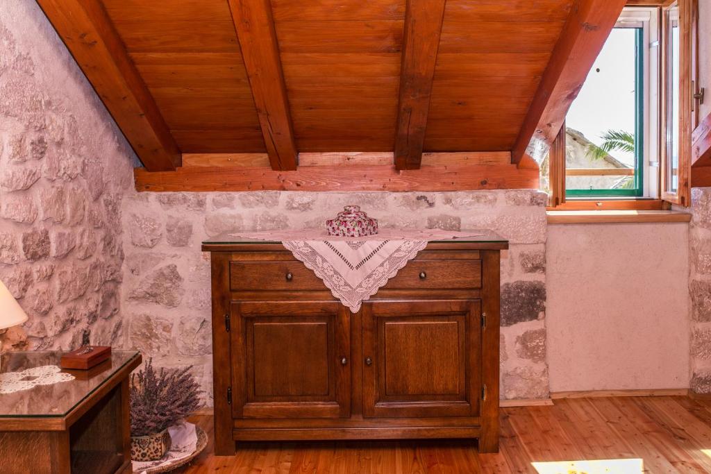 Fotografia z galérie ubytovania Old stone house v Podgore