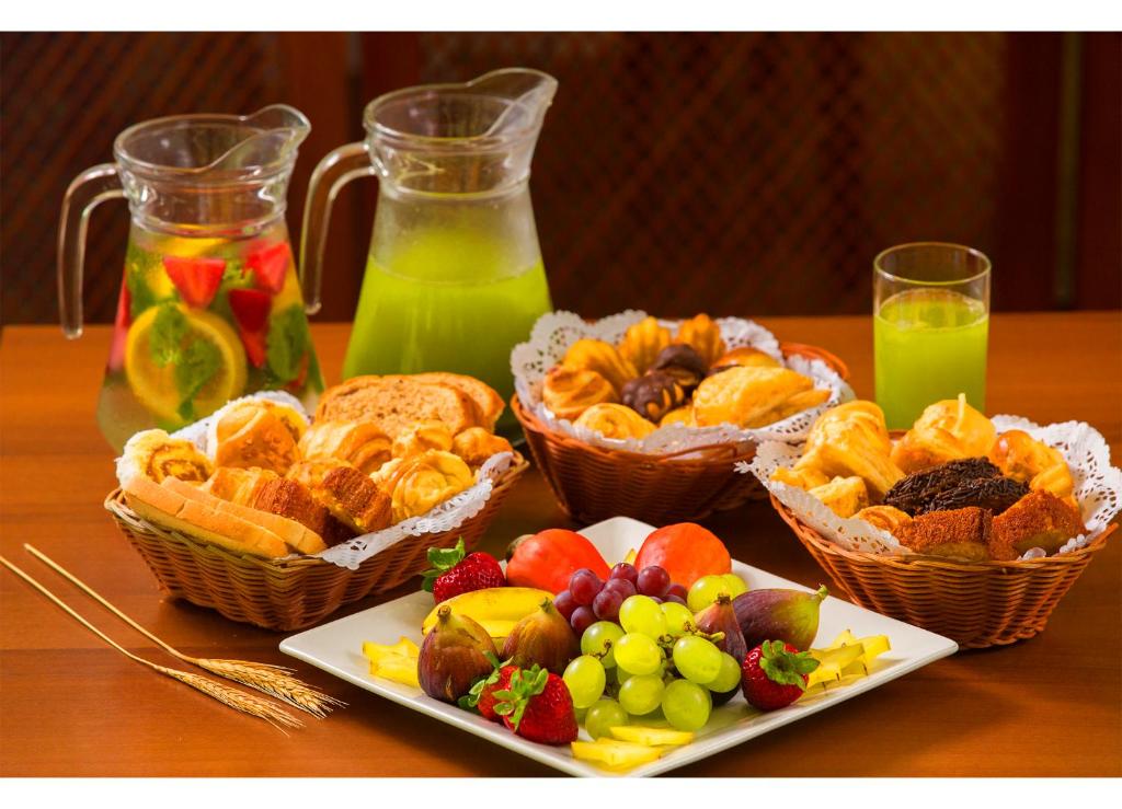  Leques Brasil Hotel Escola