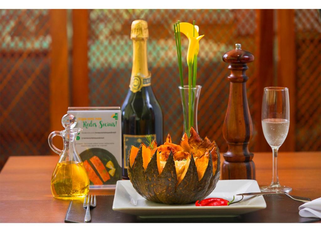  Leques Brasil Hotel Escola