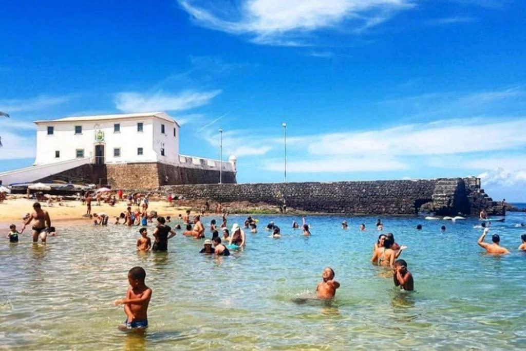  Apt 1 quarto no Porto da Barra a 2 min a pé da praia