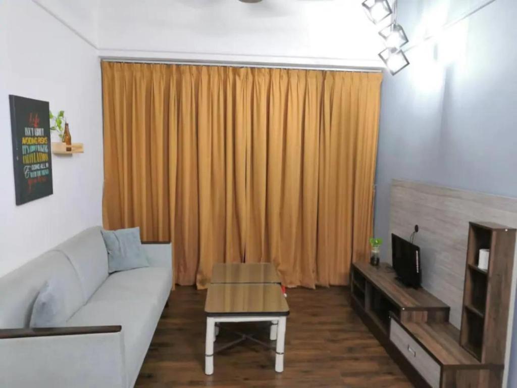 TV a/nebo společenská místnost v ubytování Mahkota Hotel Apartment Melaka