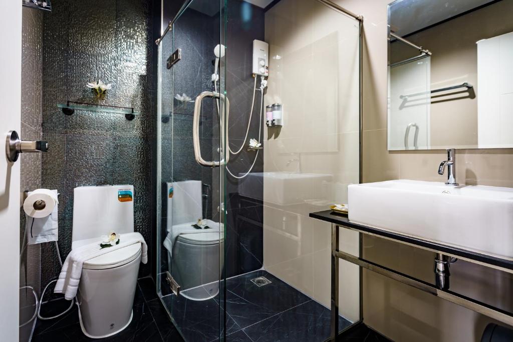 Koupelna v ubytování Lux Boutique Hotel