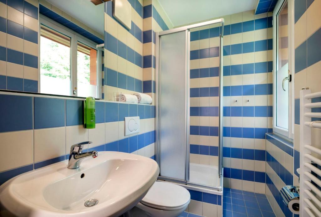 Koupelna v ubytování JUFA Hotel Mariazell