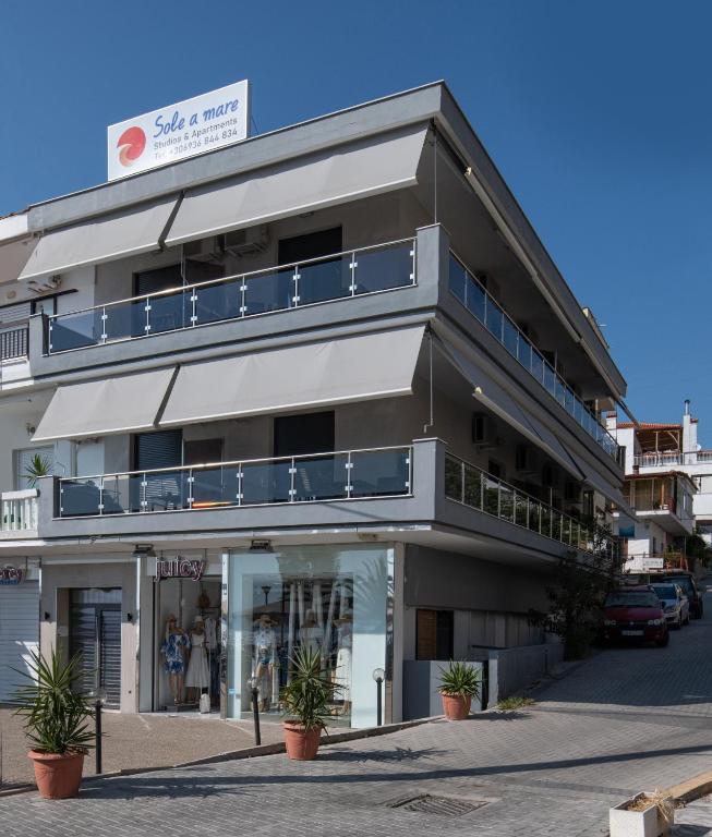 Budova, kde se aparthotel nachází