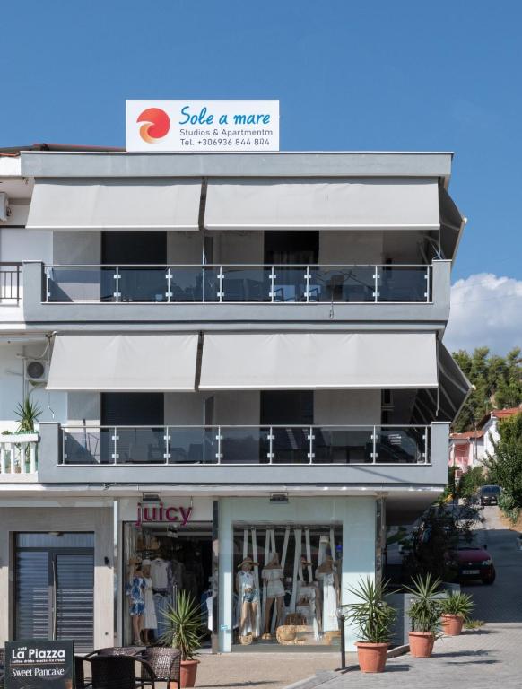 Budova, kde se aparthotel nachází