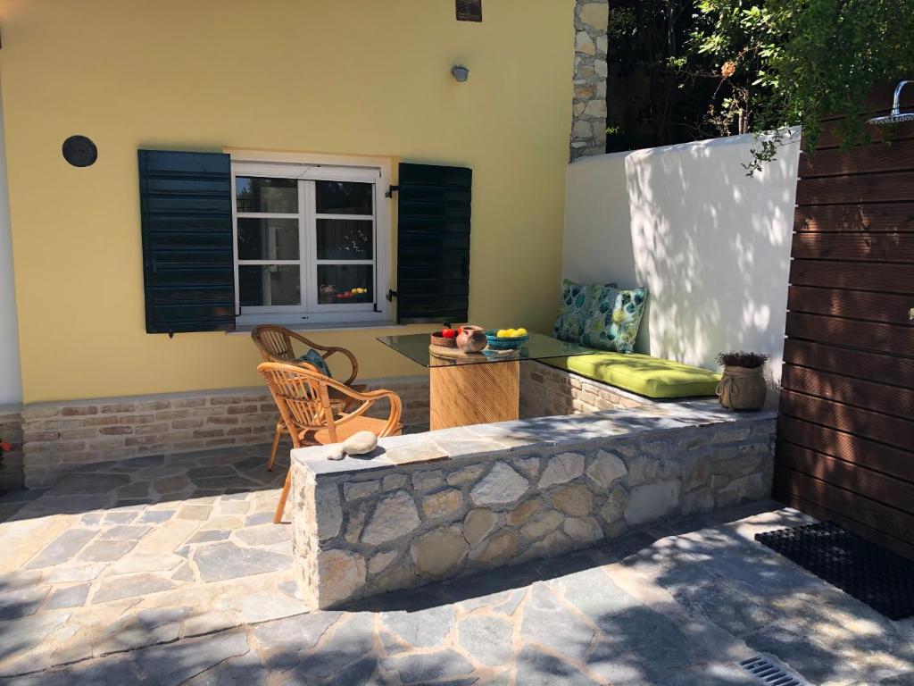 Lithalona Villas & Houses - Marathias Beachfront House