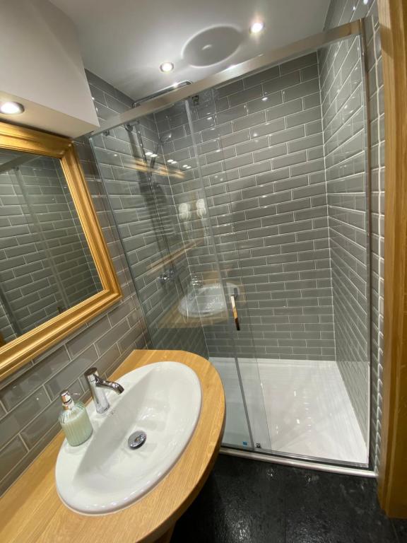 Kúpeľňa v ubytovaní Apartament Zdrojowa z tarasem i ogrodem
