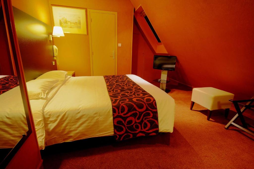 Hôtel Des Trois Gares - Resim 31