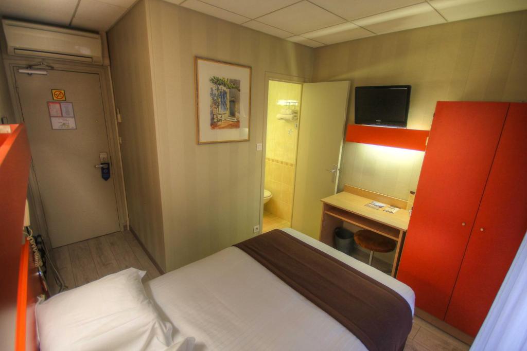 Hôtel Des Trois Gares - Resim 30