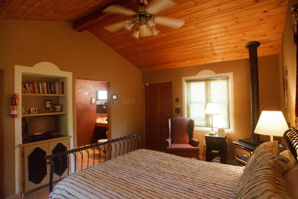 Dreamcatcher B&B - Deluxe Queen Room - Storyteller