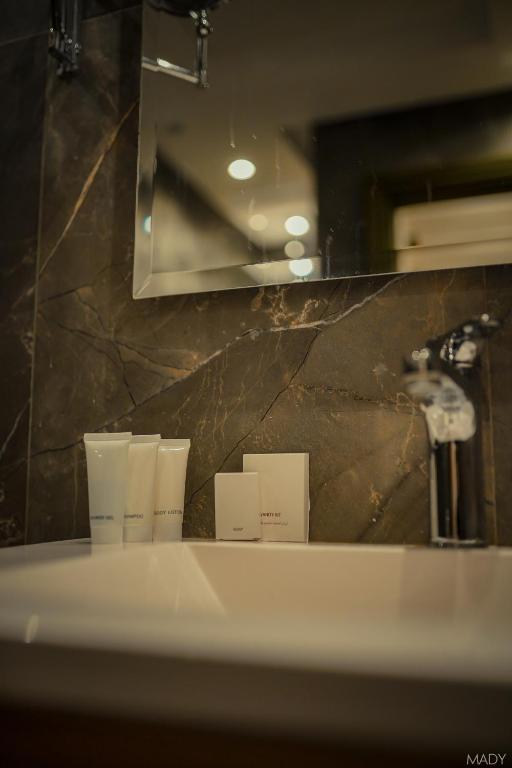 Koupelna v ubytování Miramar Boutique Hotel