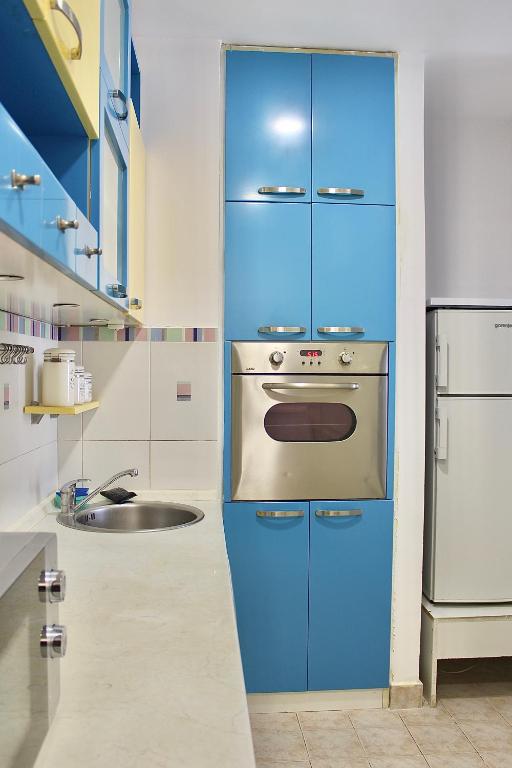 Ramonda - New Belgrade - Apartment With Garden View